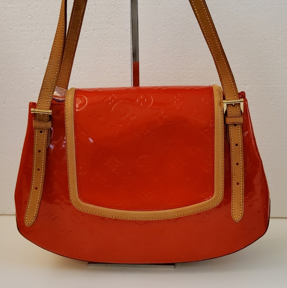 LOUIS VUITTON RED MONOGRAM VERNIS BISCAYNE BAY BAG - Picture 14 of 16